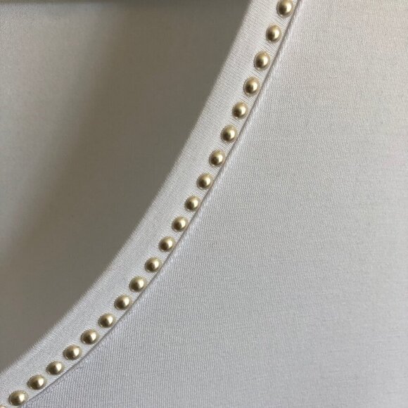 Tristan Classic White V-Neck Tee - Picture 14 of 15